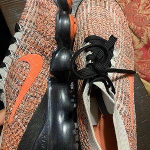Women vapormax size 8.5
